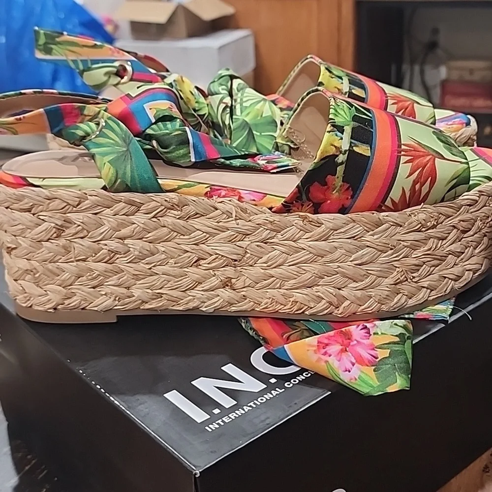 INC International Concepts wrapping tropical